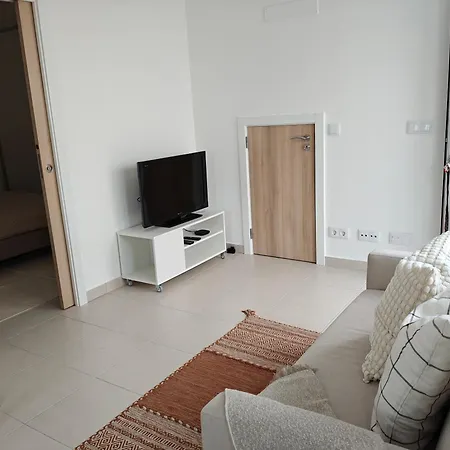 Blue Horizon Apartment *